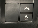 ハンドルの右下にはHondaセンシング用の、VSA(ABS+TCS+横滑り抑制)解除スイッチなどがついています。