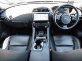 JAGUARの『F-PACE』を認定中古車でご紹介!アダプティブクルーズ、衝突軽減システム、MERIDIANサウンド、シートヒーター、パークアシスト、360&deg;カメラ、メモリ機能付パワーシート