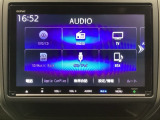 ナビゲーションは、フルセグTV、インターナビ対応のGathers純正メモリーナビを搭載しています。ナビに曲を記憶させるミュージックサーバー使用時は、別途SDカードが必要になります。