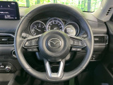 【ステアリングスイッチ】運転中、前方から目線をそらすことなく、オーディオ等の操作が可能な便利機能!安心&快適なドライブを演出してくれます♪