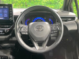 インテリアに合わせたデザインのステアリングは、運転される方のことも考え、運転しやすい形状、大きさです。是非一度、実際に触ってお確かめください。