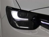 消費電力の少ないLEDヘッドランプを採用。豊かな光質と、自然光に近い光質で、夜間のドライブの安全をサポートします。