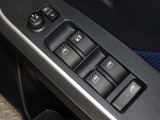 電動格納式ドアミラー・パワーウインドウを装備しています。