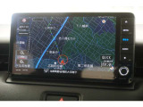純正9インチプレミアムインターナビ(VXU-215VZi)&バックカメラが装備されているので、普段の使い勝手もロングドライブも快適です。