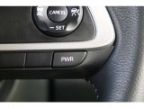 ダイナミックで力強い加速感が得られるPOWERモードへの切替えができます。山道などの急な上りなどで活躍してくれますし、高速での合流などで、もう少しパワーが欲しい時などにも便利ですよ。
