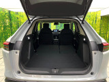普段のお買い物や通勤、送迎等に十分な荷室スペースを確保しております。セカンドシートを倒すと、大きな荷物の積載も可能です♪