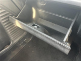 店舗にて現車の確認もいただけますので、お電話で在庫のご確認の上是非ご来店くださいませ。