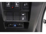 【横滑り防止装置】ドライバーの安全運転をアシストしてくれる装備が充実しています☆ドライバーの不安を安心へと変えてくれますね。