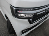 LEDヘッドライトで暗い夜道も明るく照らしてくれます。