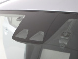 サポカーは、高齢運転者を含めたすべてのドライバーによる交通事故の発生防止・被害軽減対策の一環として、国が推奨する新しい自動車安全コンセプトです。詳しくは販売店スタッフまでおたずねください。