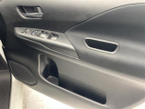 【パワーウインドウ】運転席のスイッチで、各席の窓ガラスの開閉ができます!あると便利ですよね!