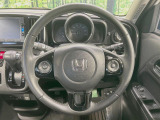 インテリアに合わせたデザインのステアリングは、運転される方のことも考え、運転しやすい形状、大きさです。是非一度、実際に触ってお確かめください。