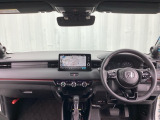 運転席周りです。カップホルダーや小物の収納などは必須ですよね!!使い勝手の良いつくりになっております!!