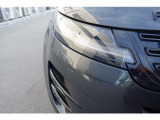 日中でも薄暗い場所や天気が悪いときに、オートヘッドランプが点灯していることで、他の車両や歩行者に自車の存在を知らせやすくなります。これが事故防止に寄与します。