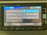 CD/DVD/Bluetooth/ミュージックサーバーなどの機能を装備★