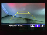 バックでの車庫入れも安心です! リアカメラが付いているバックモニター付のナビを装備しております。操作線もついており距離感も画面から確認できます。