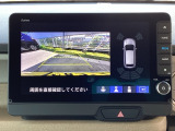 バックモニター付きで、車庫入れやバック時の後方確認をしっかりサポート。モニターに映し出される映像で死角も確認しやすく、狭い場所での駐車や後退時の操作をより安心して行えます。
