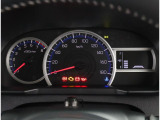 視認性に優れたメーターで、夜間走行も安心して運転できます!メーター内の光度調整機能も付いております!