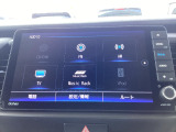 ギャザズ9インチメモリーナビ(VXU-205FTi)を装着しております。AM、FM、CD、DVD再生、Bluetooth、音楽録音、フルセグTVがご使用いただけます。