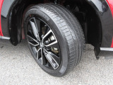 225/50R18インチ純正アルミホイール。