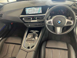 BMWの操作パネルは使いやすさを追求し日常生活で必要なボタン&スイッチを使えるようにした構造となっております。購入時から沢山触って体感してください。