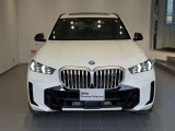 BMW代表的な特徴のキドニーグリル。BMWのすべてのモデルに採用され、BMWらしさを強調しております。