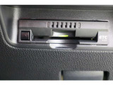 ETCはビルトインタイプでスッキリとしています。納車前には使用できるようにセットアップをさせていただきます。ETCカードの取扱もしておりますのでご相談くださいね。