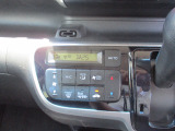 オートエアコンで快適にお乗りいただけます。