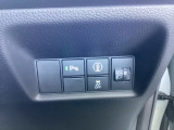 レーザーを照射しカメラで前走車等を検知し衝突の回避・軽減を図るホンダセンシングとVSA(車両挙動安定化制御システム)走る・曲がる・止まるの全領域で安定性を確保するためのシステム装備。安心ですね!
