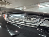 LEDヘッドライトは、点灯の瞬間から最大光量を発揮し、突然暗くなるトンネルなどでの安定感を高めます。