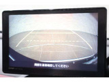バックカメラが装備されており、後方の安全確認はもちろんのこと狭い場所での駐車や雨の日・夜間など視界の悪いコンディションでのストレスの軽減にもなります!
