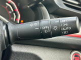 【オートライト(AUTO)】外の明るさをシステムが感知して、自動でヘッドライトが点灯します。ヘッドライトをつけ忘れを防ぐ便利機能です。