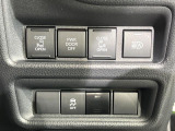 【両側スライドドア】駐車場で隣の車との間隔が狭く乗りにくい時、スライドドアなら安心!ドアオープン時も幅を取らず、開口部が広いので乗り降りがとっても簡単です。大きな荷物の出し入れも後席から可能♪