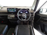 視界良好、操作しやすい運転席です。