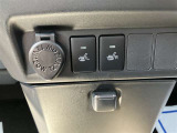 運転席・助手席にはシートヒーターついてます!