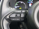 <ステアリングスイッチ>ハンドルの左側のスイッチは携帯電話のBluetoothとペアリング設定をしておけばハンズフリー通話ができるスイッチ&オーディオの切り替え・選局・音量調整の操作ができます。