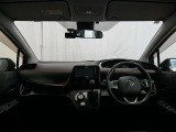 見通しのよいすっきりとした視界で、誰でも運転しやすいです。運転のしやすさは疲れにくさにも繋がりますよ♪