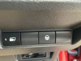 ◆ハンドル支援スイッチ◆車線中央付近を走行するようにステアリングを制御し、ハンドル操作を支援します。