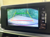 【バックカメラ】駐車時に後方がリアルタイム映像で確認できます。大型商業施設や立体駐車場での駐車時や、夜間のバック時に大活躍!運転スキルに関わらず、今や必須となった装備のひとつです!