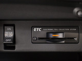 コンソール内一体型のビルトインETC装備!見た目の部分も良いですが、ETCカードの盗難防止になる設置箇所です!料金所の渋滞回避!時間帯・日によって料金の軽減を受けられます!ストレス知らずのドライブ!