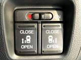 【両側パワースライドドア】スマートキーや運転席のスイッチで後席両側スライドドアの開閉が可能♪電動だから力を入れてドアを開ける必要が無く、小さなお子様でも簡単に開け閉めでき快適です♪