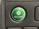 ★ECONスイッチ★ エコドライブを加速しよう!スイッチをONにすると、運転の仕方によるロスを抑え込み燃費をよくするようクルマが頑張ります(*^ー^*)燃費向上にチャレンジ♪