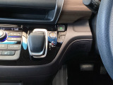【eコンスイッチ】低燃費運転をサポートするECONモード。スイッチをONすると、エンジンやトランスミッション、A/Cなどを協調制御し、燃費の向上に貢献。エコドライブの効果を高めます。
