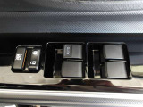 パワーウィンドウスイッチで運転席から全席の窓の開閉ができます。