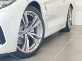BMW純正アロイホイールはモデルやパッケージに合わせてデザインされています。洗練されたデザインで、足元の個性を引き立てます。