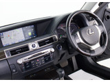 ★使いやすさや安全性を追求したステアリング周り!高級車ゆえにスイッチ類が多いのも特徴ですね!考え尽くされた配置ですぐに使いこなす事が出来ますのでご安心下さい!是非、体感してみて下さい!!