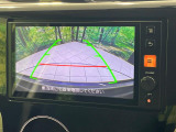 【バックカメラ】駐車時に後方がリアルタイム映像で確認できます。大型商業施設や立体駐車場での駐車時や、夜間のバック時に大活躍!運転スキルに関わらず、今や必須となった装備のひとつです!