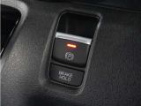 オートブレーキホールド機能付き電子パーキングブレーキ!ブレーキペダルを足から離しても停車状態を保ちます。アクセルを踏めば自動でブレーキが解除され、発進可能!
