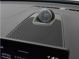 【Bowers&Wilkins ハイフィデリティ・オーディオシステム】精密にチューニングされたHi-Fiスピーカーと、革新的なフレッシュエア・サブウーファーを搭載。臨場感あふれるサウンドを届けます。