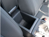 Audi正規ディーラーが高品質をお約束。高度な訓練・教育を受けたAudi専任メカニックが、100項目にもおよぶ精密な点検を実施いたします。すべてをクリアしたAudi車だけが、あなたのお手元に届けられるのです。